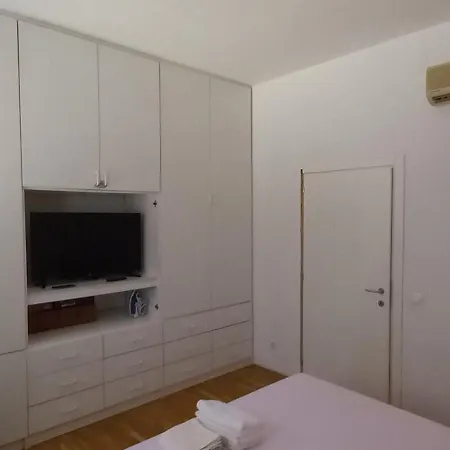Ubuntu Apartment